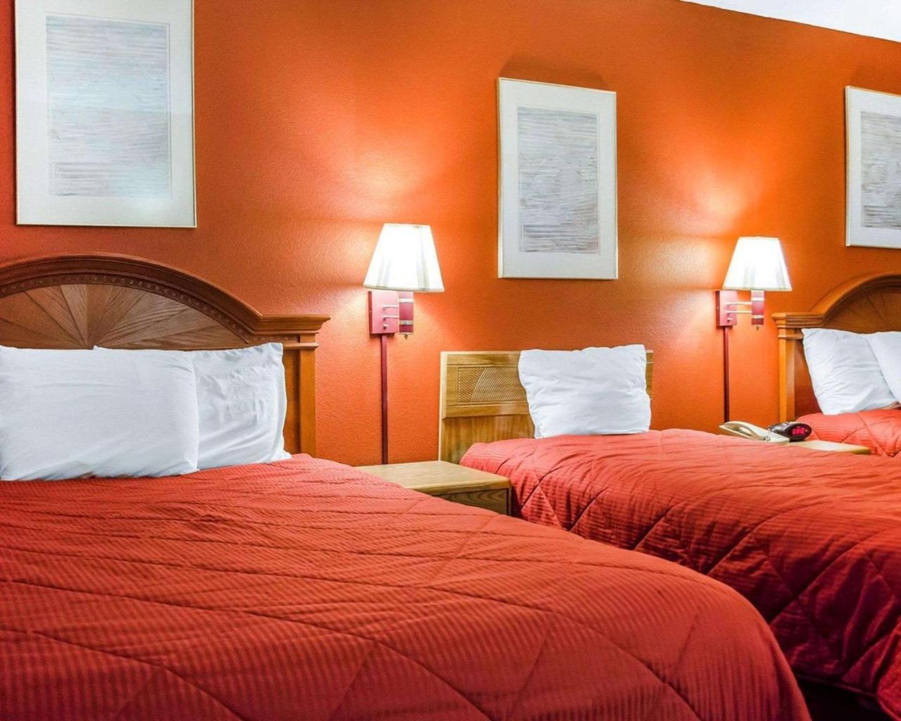 Rodeway Inn Harrisburg Exteriör bild