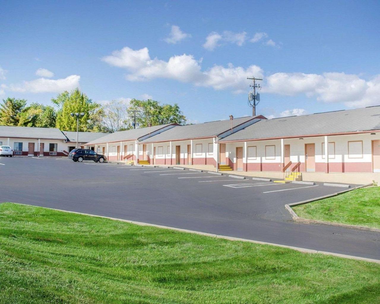 Rodeway Inn Harrisburg Exteriör bild