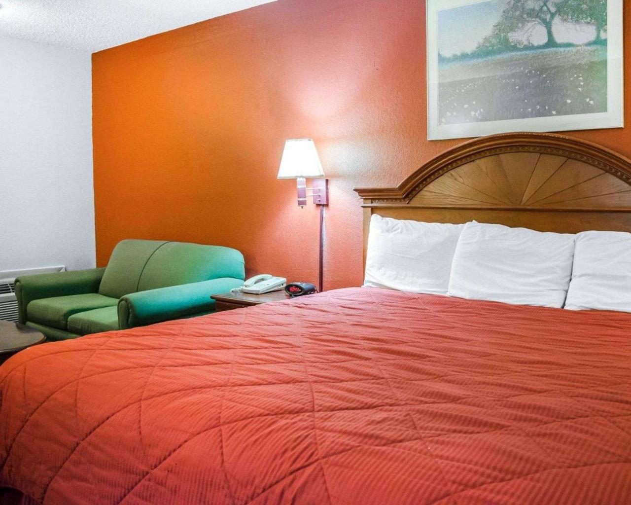 Rodeway Inn Harrisburg Exteriör bild