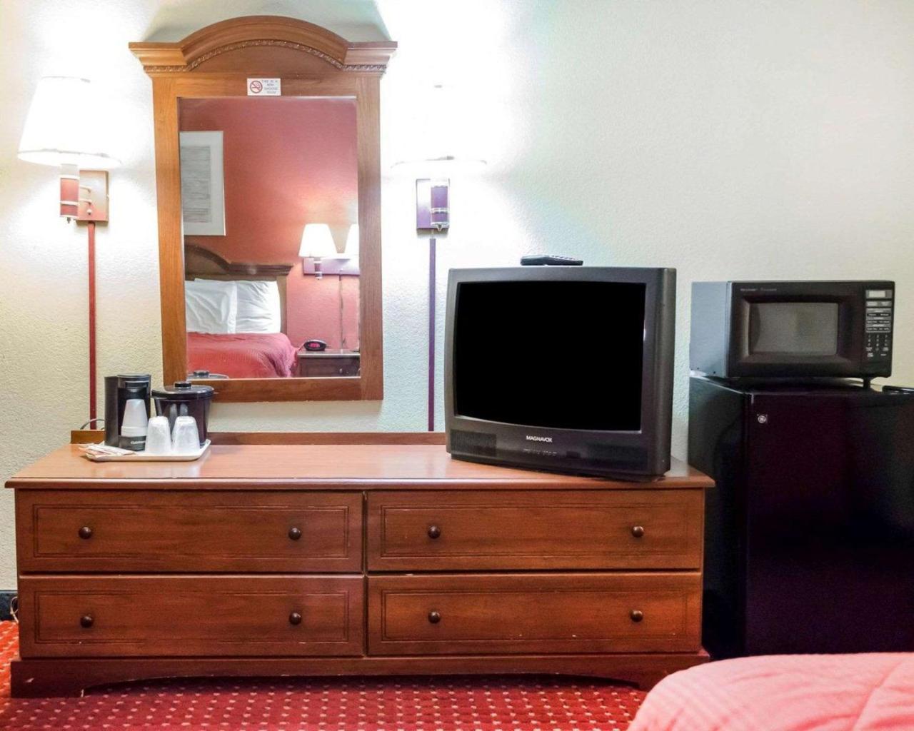 Rodeway Inn Harrisburg Exteriör bild