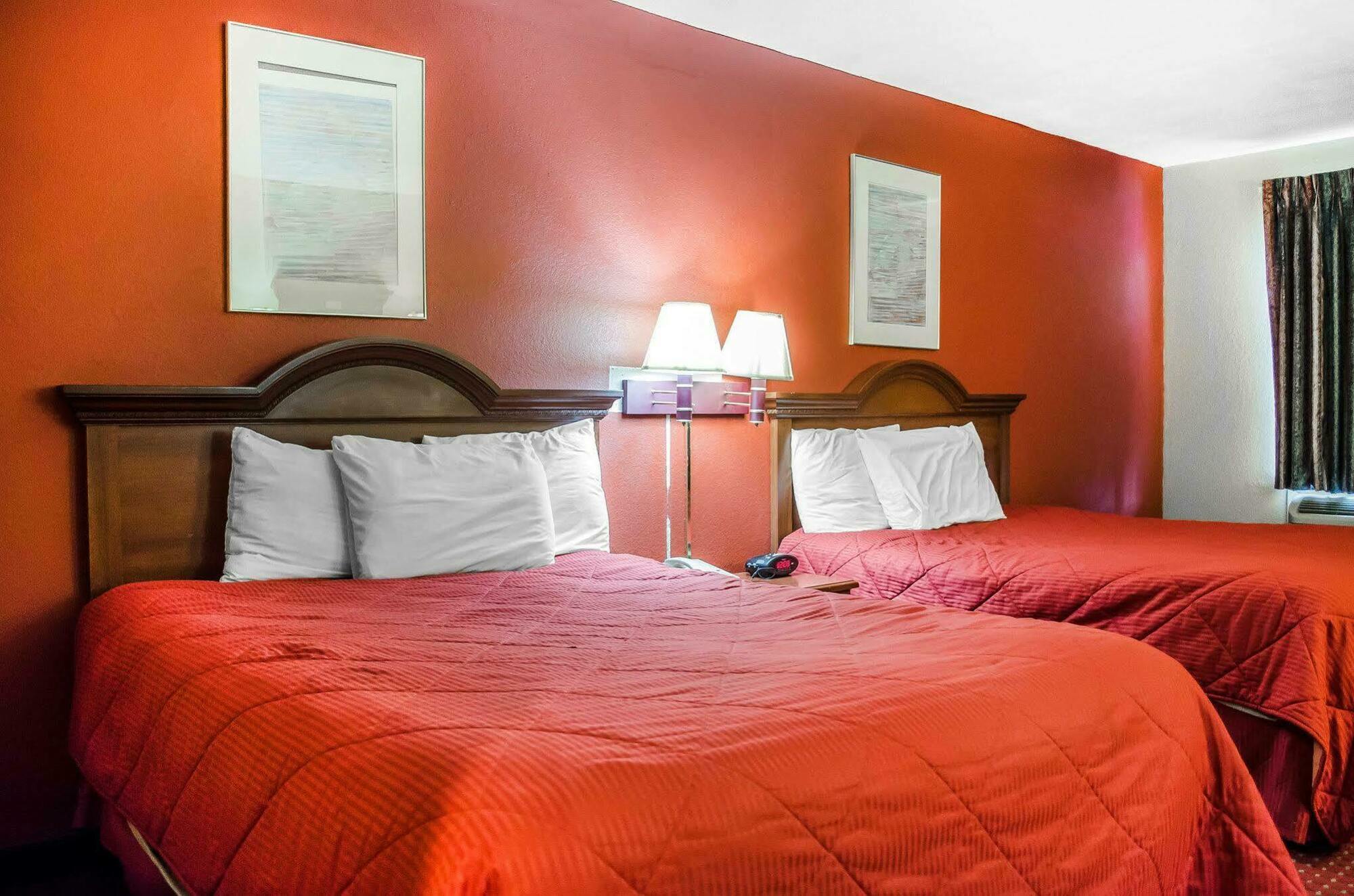 Rodeway Inn Harrisburg Exteriör bild